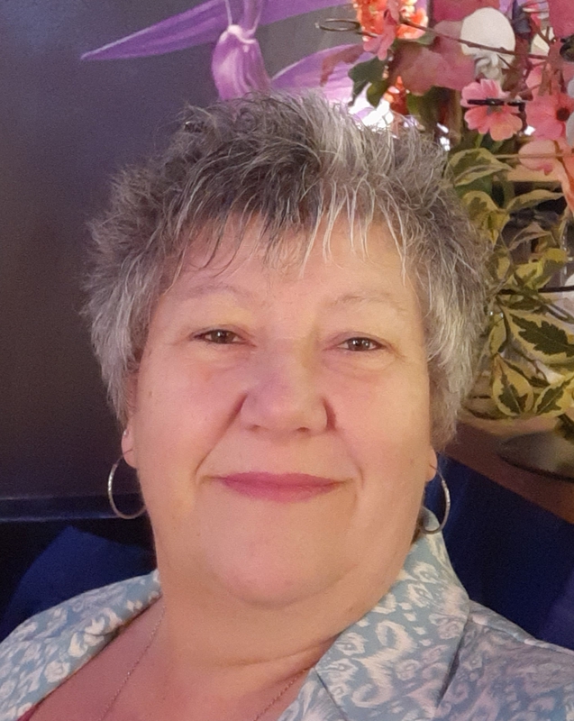 Headshot | Linda Adams v1 // linda_adams_v1.jpg (354 K)