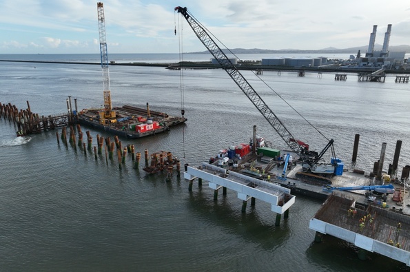 5/12/25 - B52+53 // main1_595x395.jpg (104 K)