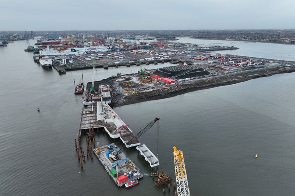 5/12/25 - B52+53 #2 // main2_595x395.jpg (93 K)