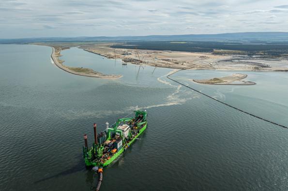 180226 - Ardersier port // ardersier_port_resized_595x395.jpg (33 K)